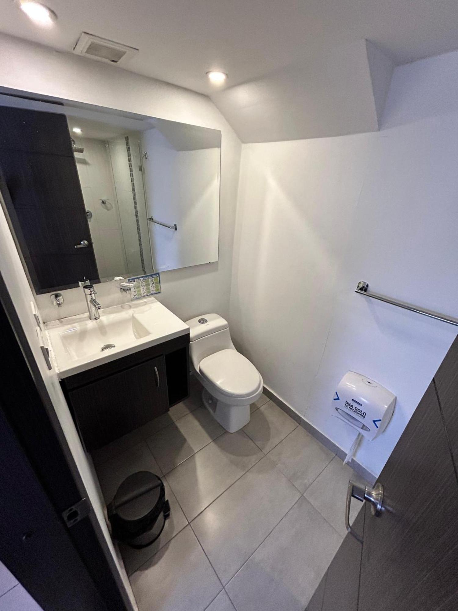 Aw Serenity Ferial 3* Bogota