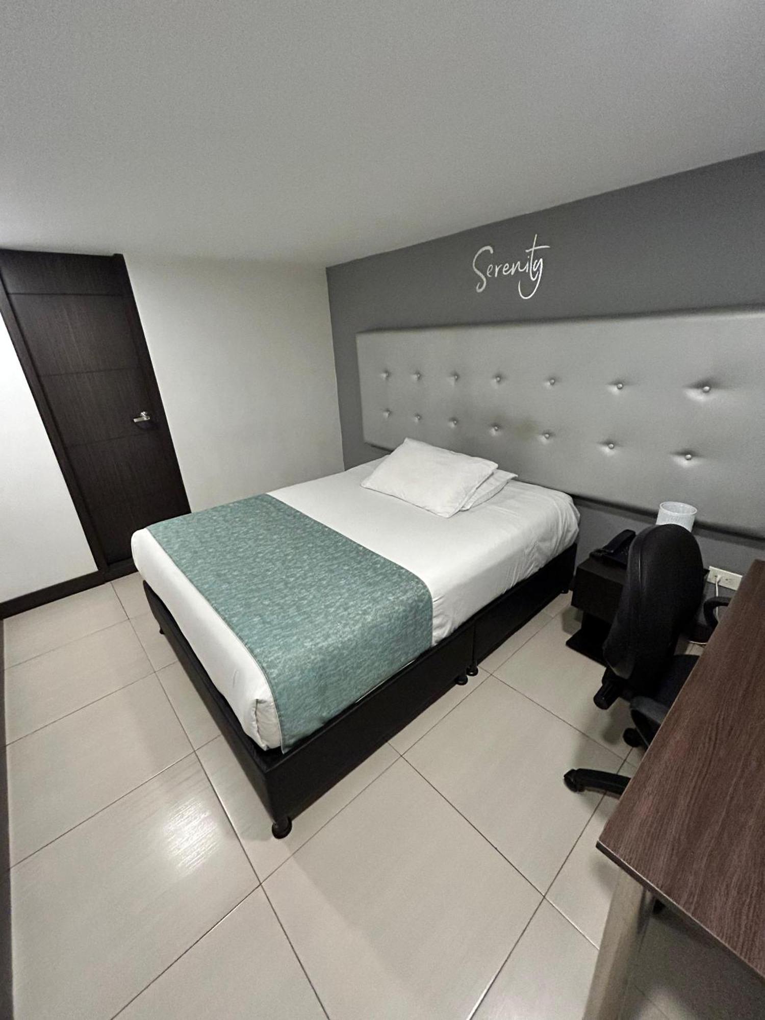Aw Serenity Ferial 3* Bogota